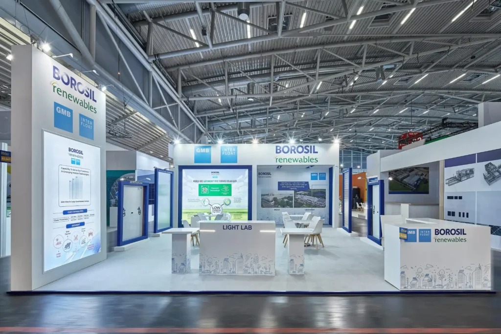 How Does An Open v_s Closed Booth Layout Impact Visitor Engagement